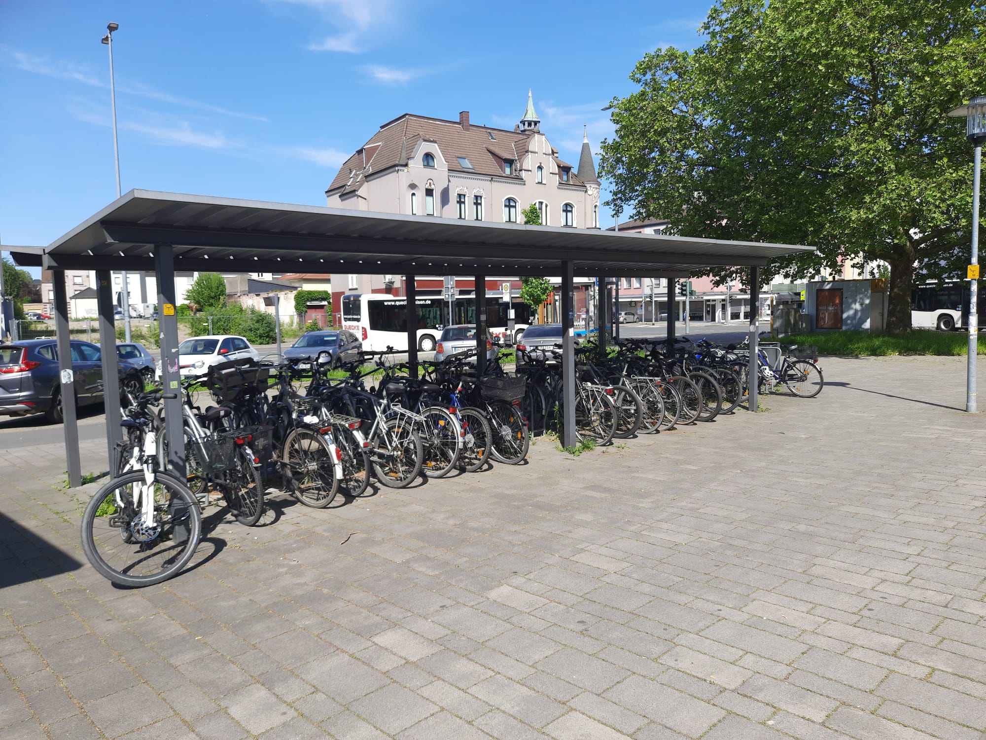 Mehr Fahrradständer, weniger Schrotträder!